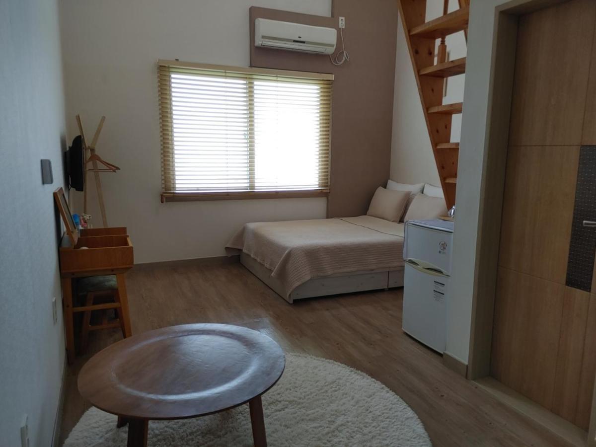 Moon Forest Guesthouse Jeju Exterior foto